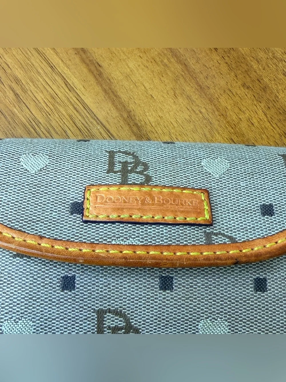 Dooney & Bourke Small Wristlet Gray Tan DB Heart Canvas Leather Trim Y2K Vtg